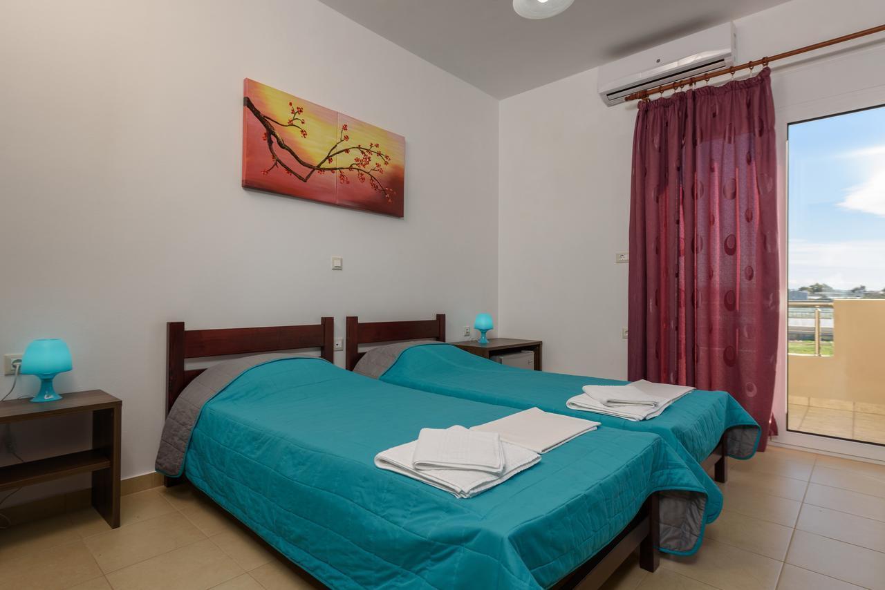 Elpidis Villa Kokkinos Pirgos Buitenkant foto